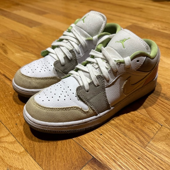 Air Jordan 1 Low SE - Picture 5 of 9